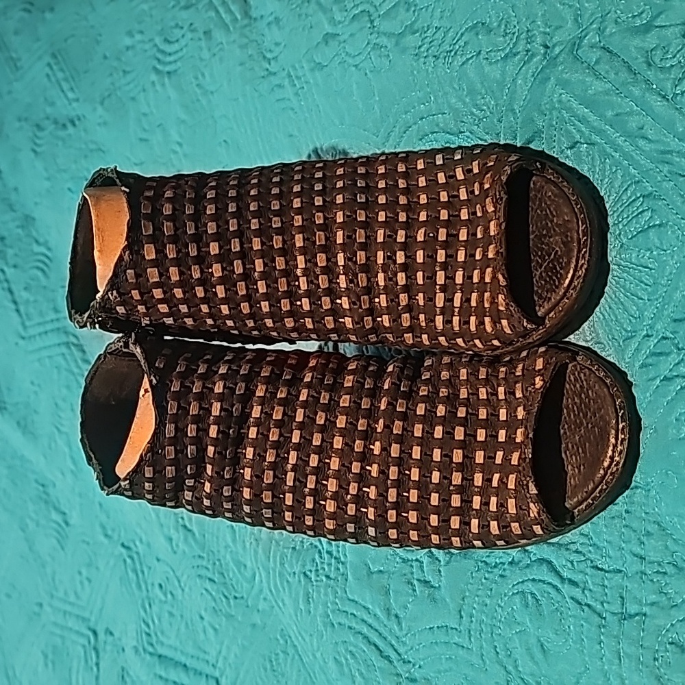 P. Designer sandals. Black and gray soft leather mesh. 8.5.